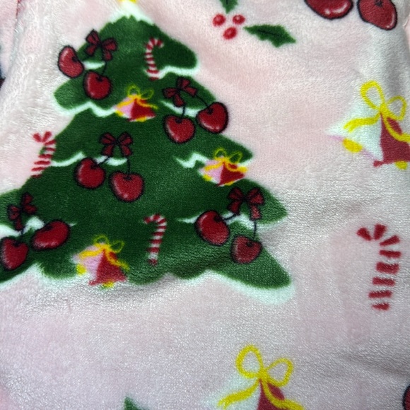 Rachel Roy Cherry Christmas Tree Pink Throw 🍒 🎄🎄🍒 - Picture 7 of 9